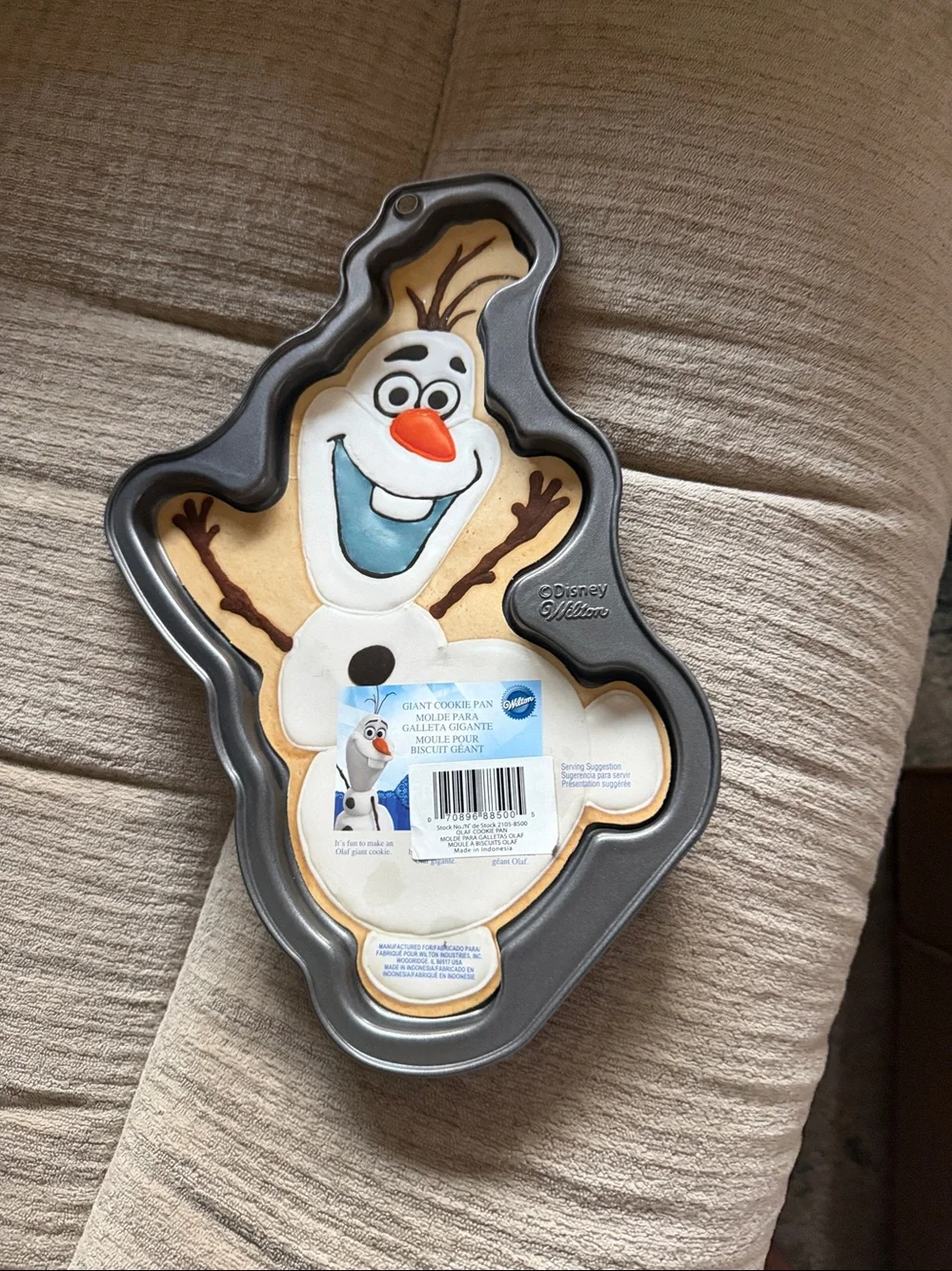 Disney Olaf Baking Mold Wilton- Gray  new